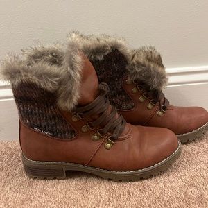 MUK LUKS Brown furry boots size 8